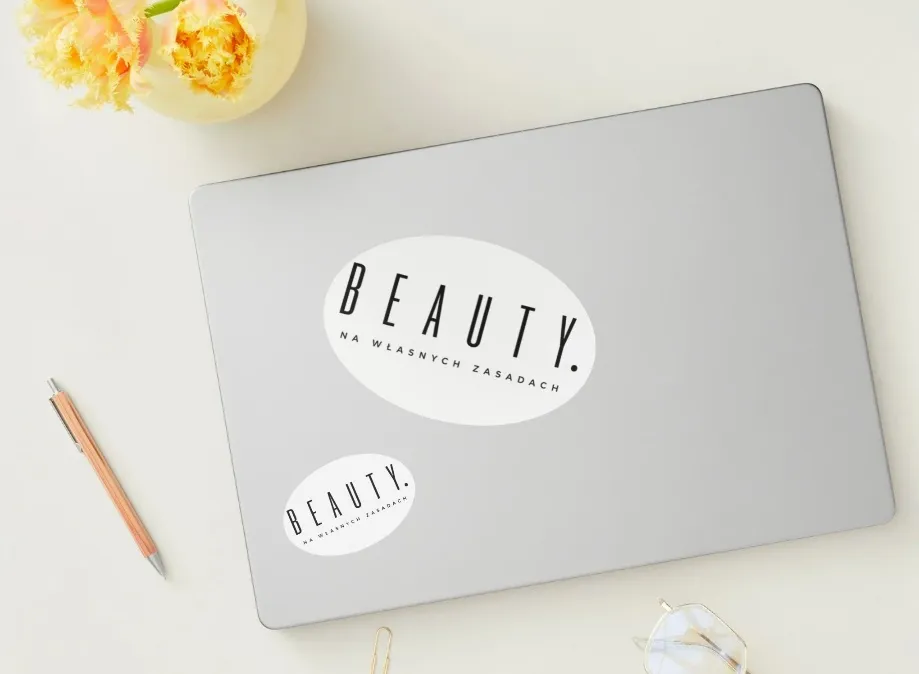 Naklejki BEAUTY na obudowie laptopa